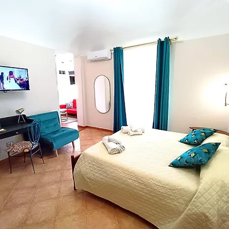 Dama Nocleg ze śniadaniem 4*